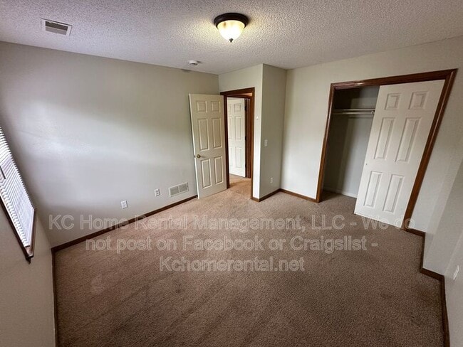 Building Photo - 6633 W 151st Pl