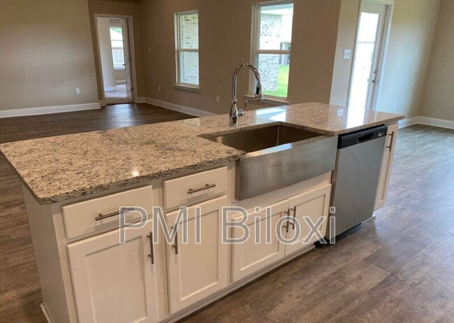 Building Photo - 1208 Carraway Cv