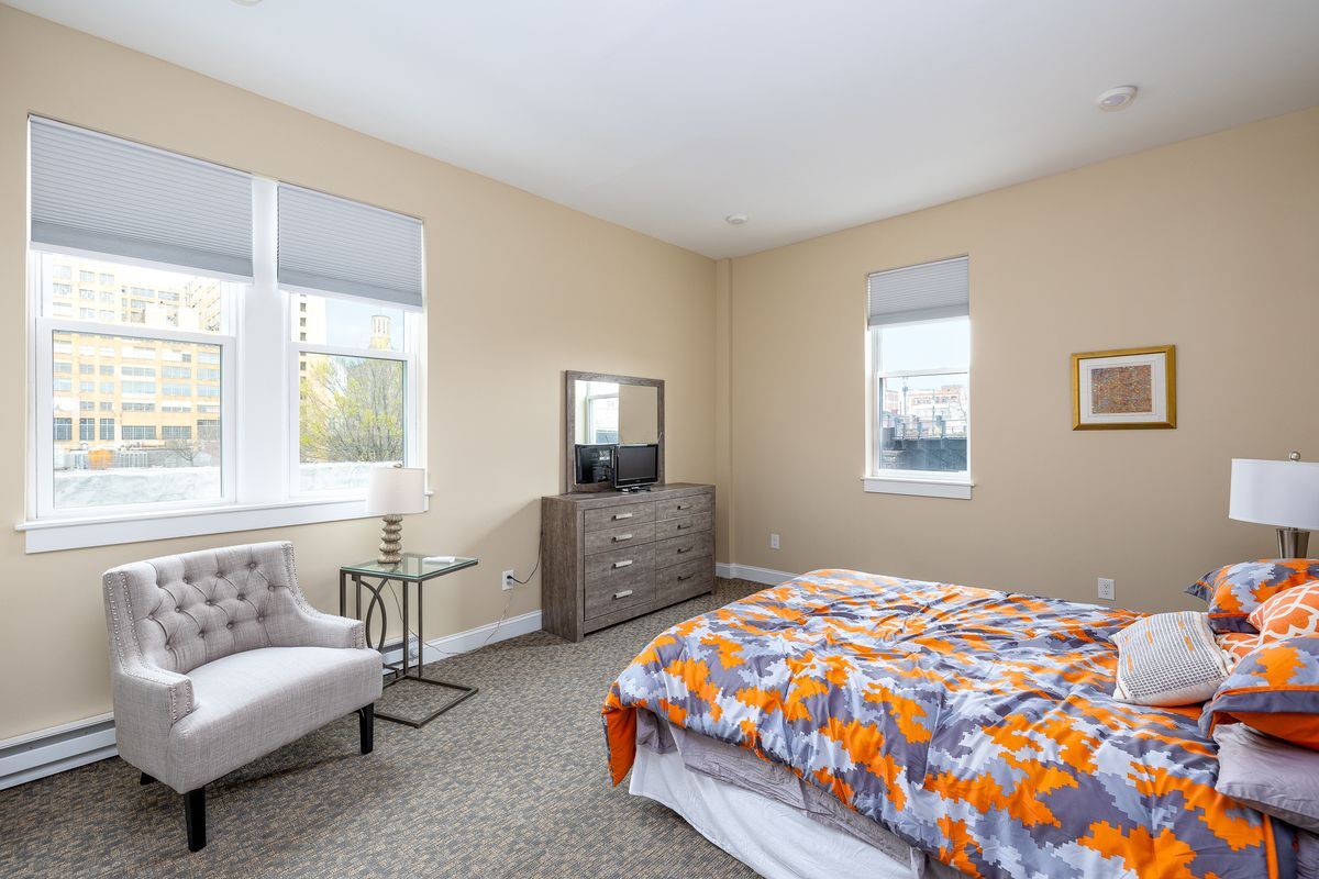 Building Photo - 1131 Callowhill St