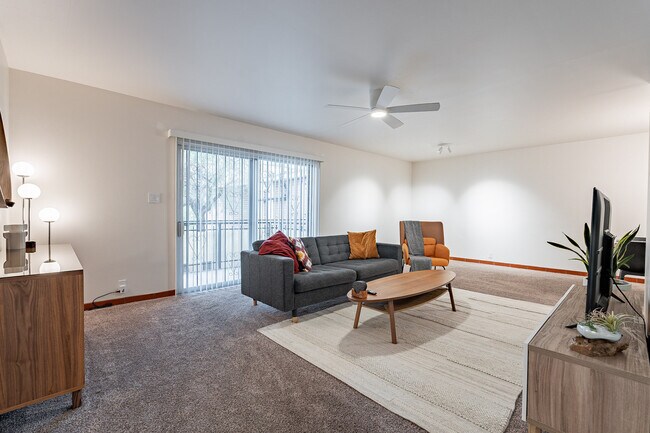 Great room - 3940 E. Timrod St. #226