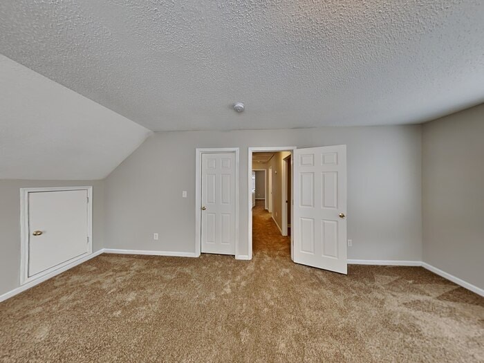 Building Photo - 3428 Ann Franklin Ct