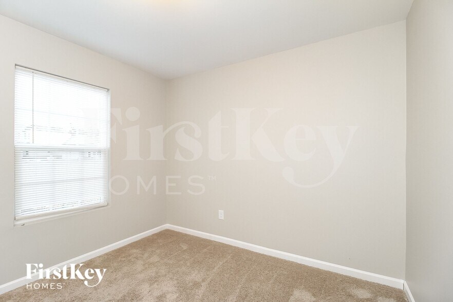 Building Photo - 231 Creekstone Ct