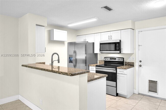Building Photo - 621 Talavera Rd