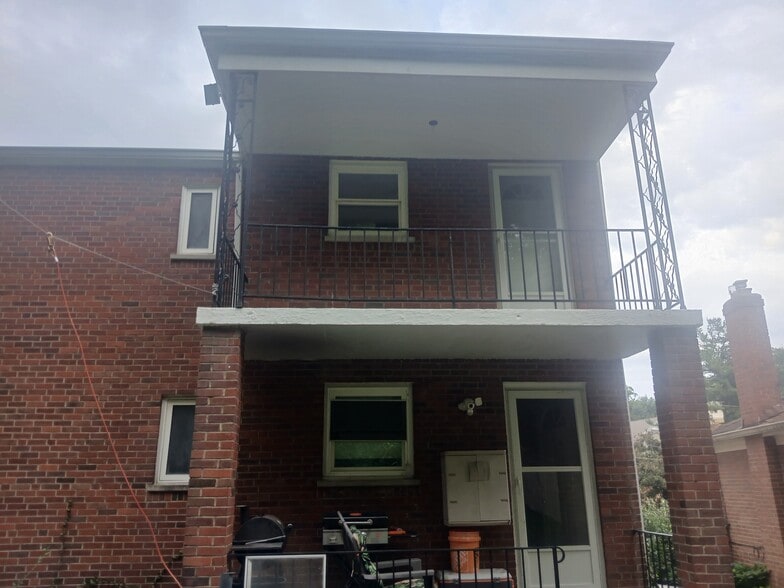 Building Photo - 4233 Century Ln