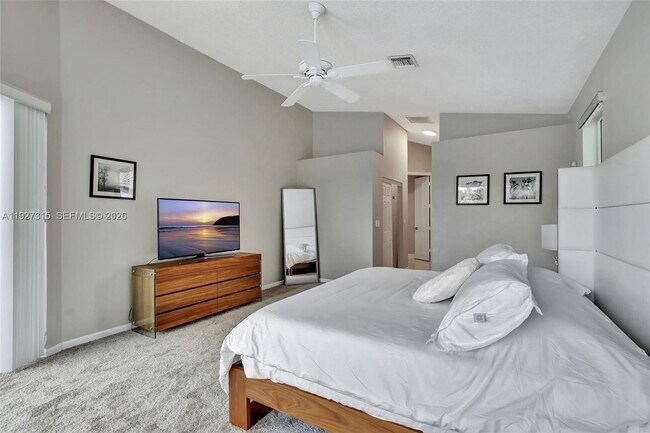 Building Photo - 2922 Medinah