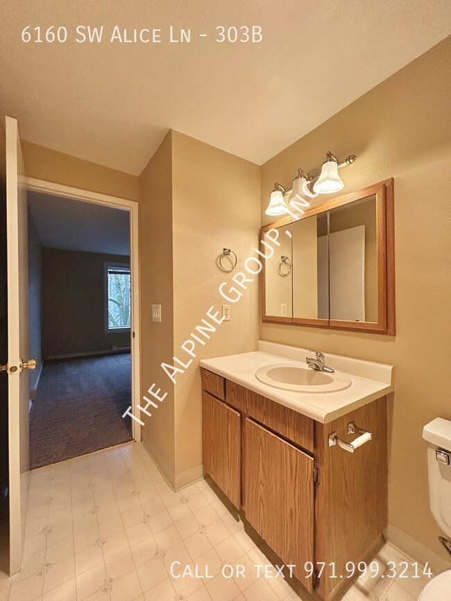 Building Photo - Spacious Condo in Beaverton! Utilities Inc...