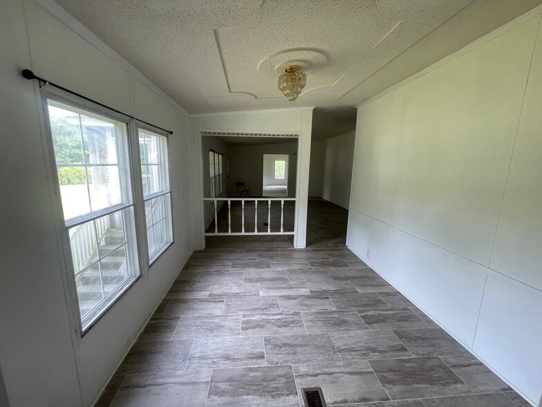 Building Photo - 2615 SC-311