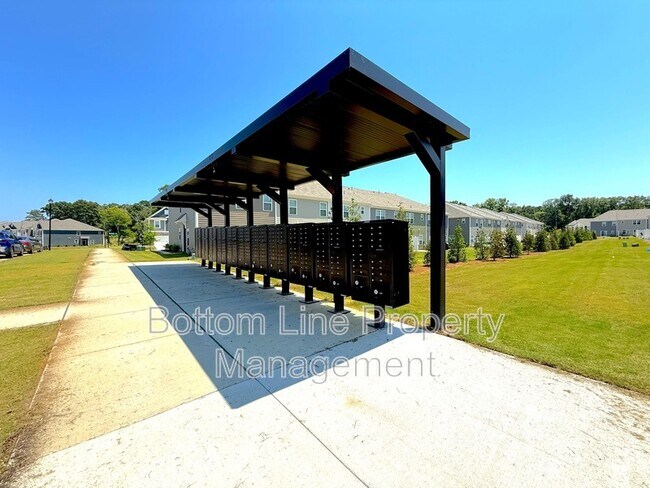 Building Photo - 5278 Maynard Hl Dr