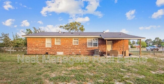 Building Photo - 2816 E Cramer Dr