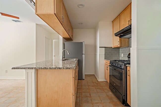 Building Photo - 6709 Tampa Cove
