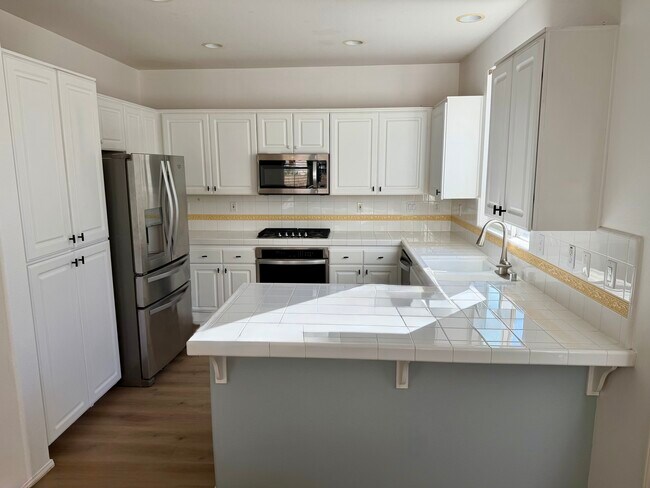Building Photo - 26967 Cape Cod Dr