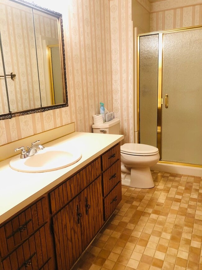 Building Photo - 14 9th Ave SE