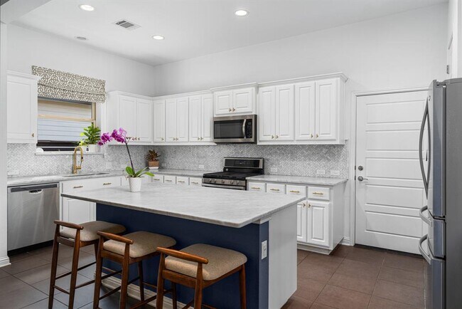 Building Photo - 1518 Frontier Valley Dr