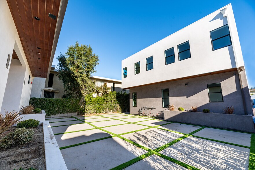 Building Photo - 1807 S Longwood Ave