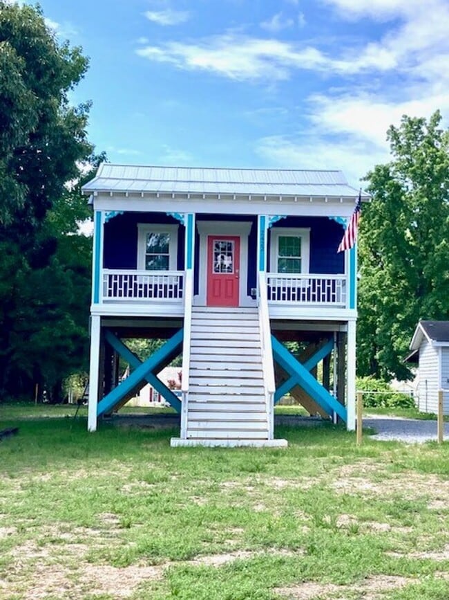 Building Photo - 1 Bedroom New Construction Home Close to Surf City