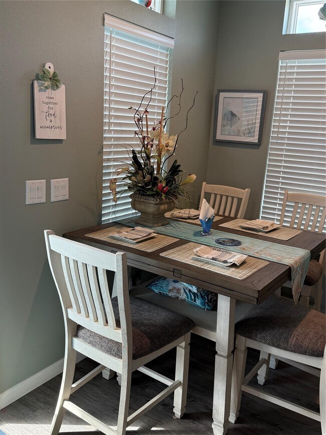 Building Photo - 348 NE Starboard Way