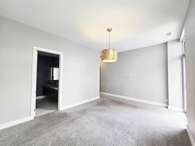 Building Photo - 1100 W Adams St