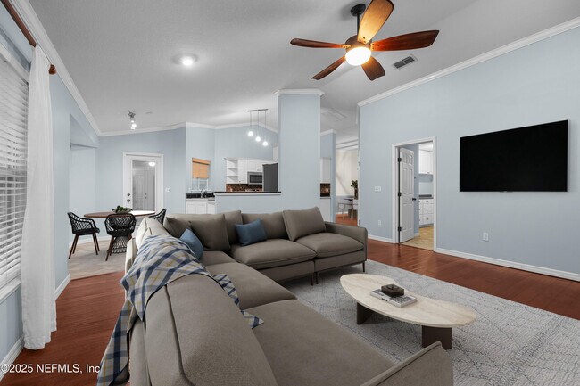 Building Photo - 6840 SW 80th Dr