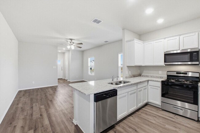 Building Photo - ***$1,000 off APRIL Move In