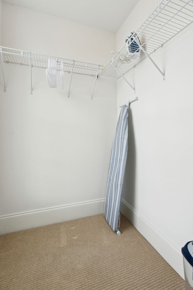 Building Photo - Fully Furnished 2BR Condo with Designer Touches in Shelmore Village