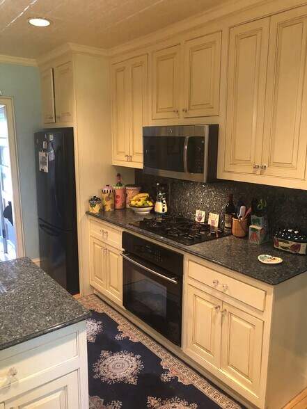 Building Photo - 55 Everett St