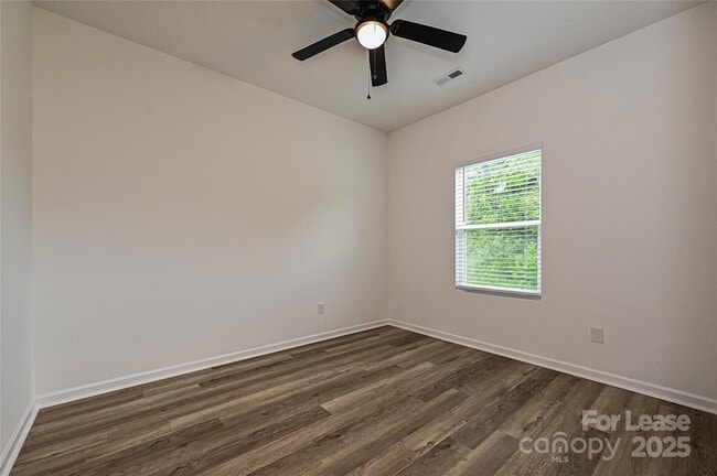 Building Photo - 1474 Stroupe St
