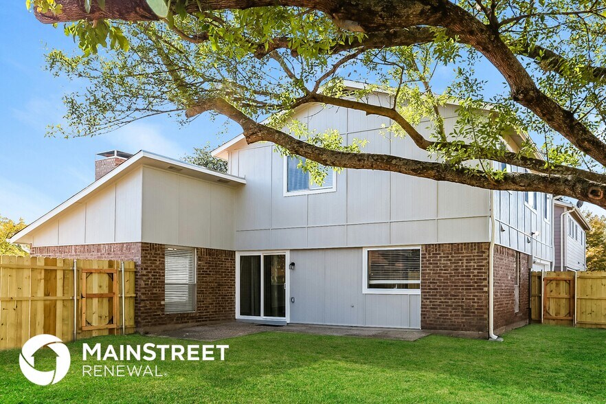 Building Photo - 817 Barcelona Cir