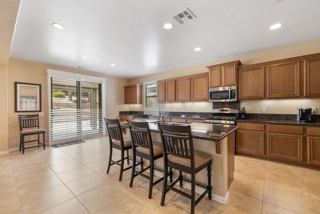 Building Photo - 73757 Picasso Dr