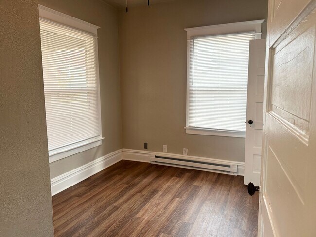 Building Photo - 3 Bedroom 2 Bath Forest Grove OR