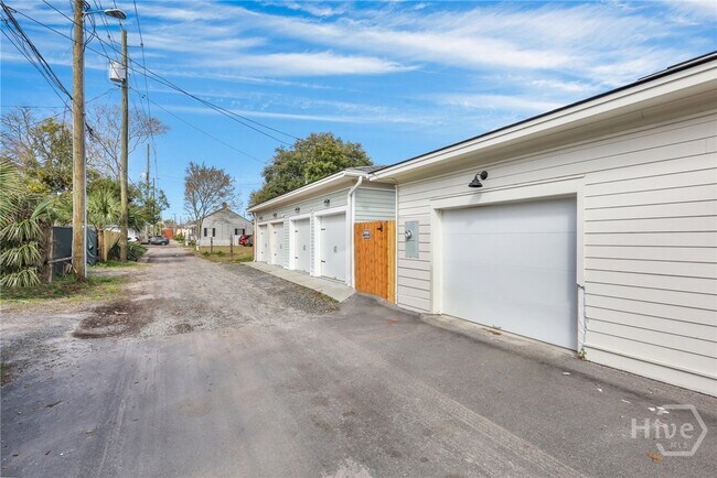 Building Photo - 547 E Gwinnett St