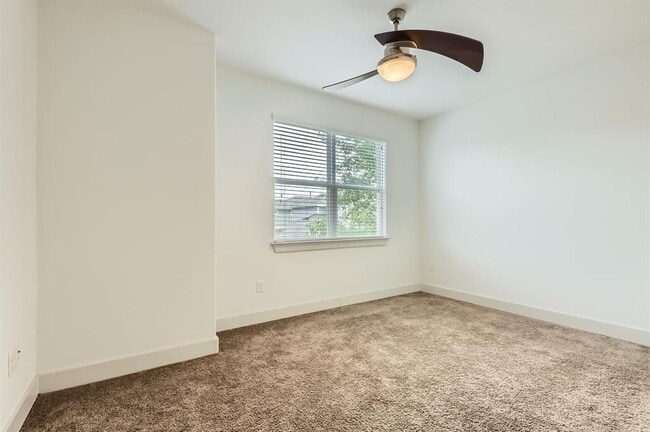 Building Photo - 1513 Casa Dr