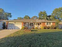 Building Photo - Southeast Springfield 3 Bedroom Home Avail...