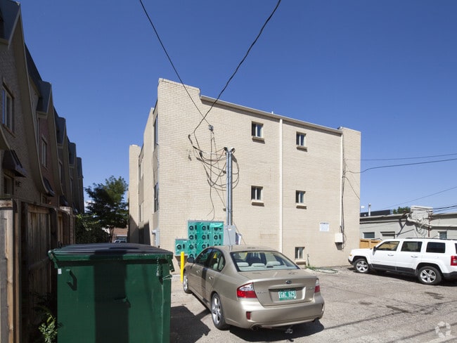 Building Photo - 910 S Pearl St