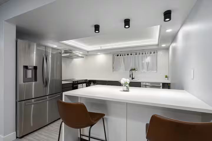 Building Photo - 9465 S Streatham Rd