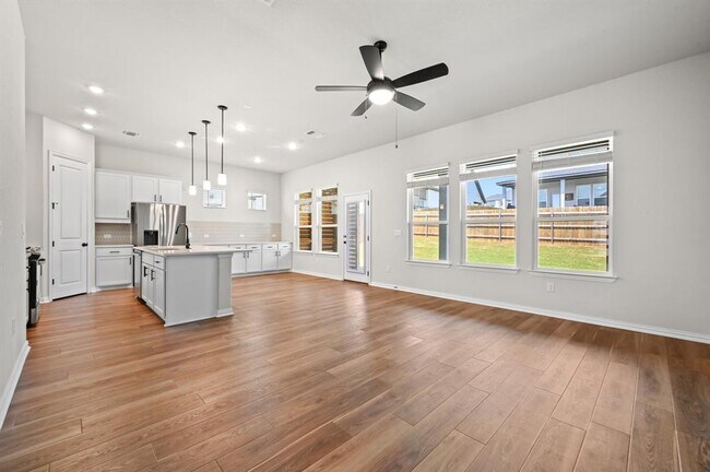 Building Photo - 11808 Seaside Wds Dr