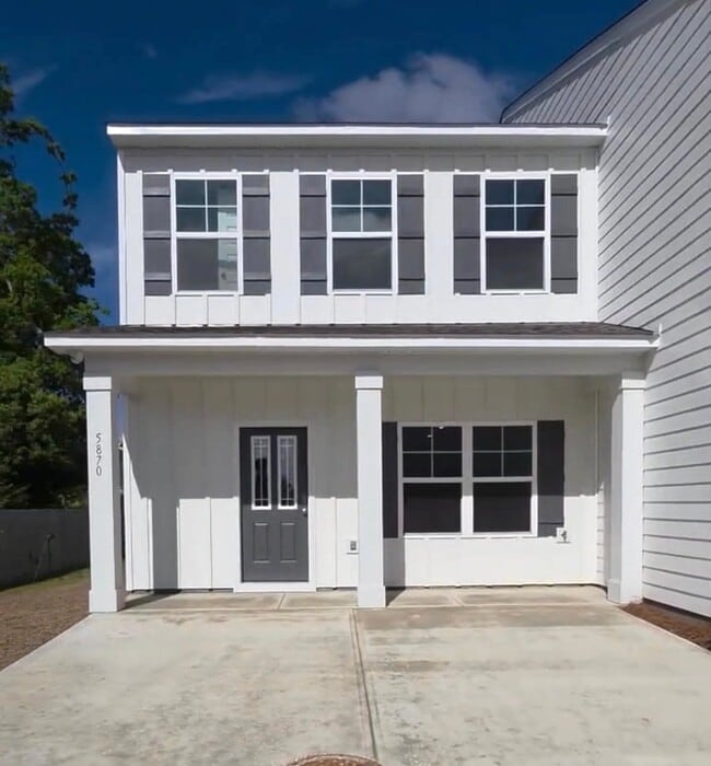 Building Photo - 5870 Tyndall Pl