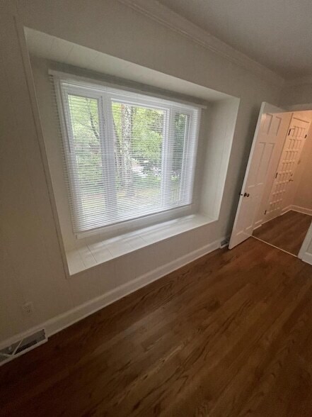 Building Photo - 812 Glen Eden Dr