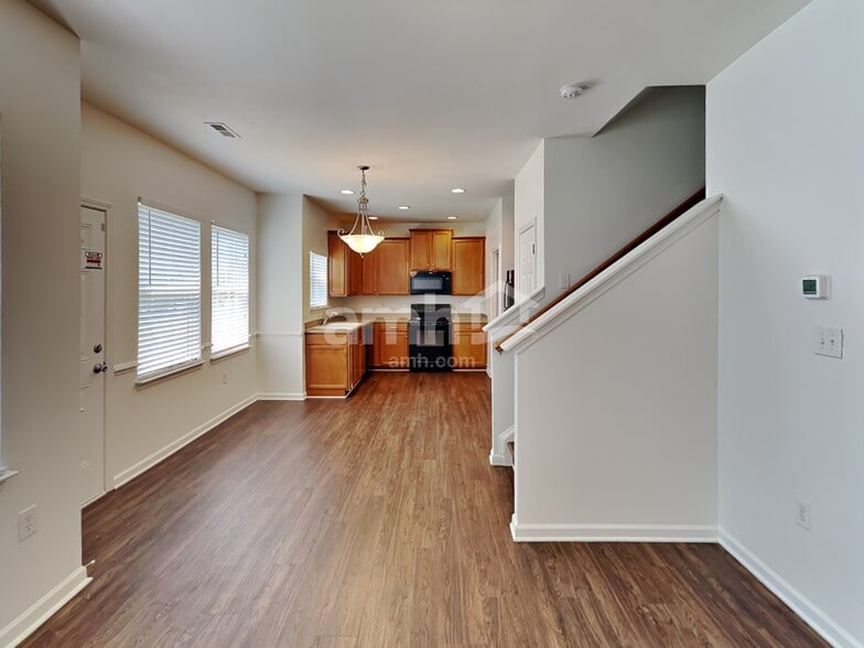 Building Photo - 1205 Jordans Pond Ln