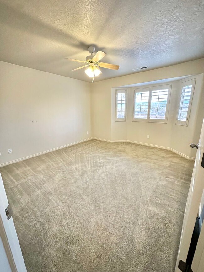 Building Photo - 3 Bedroom Home In Southgate!