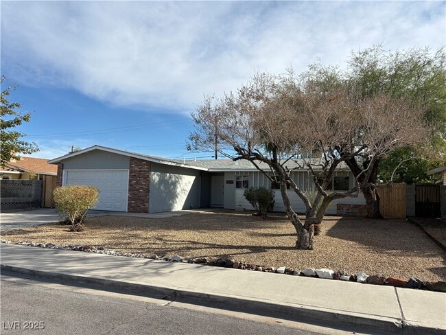 Building Photo - 2005 Fontenelle St