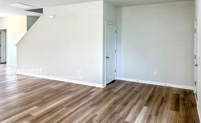 Building Photo - 425 Infinity Cir