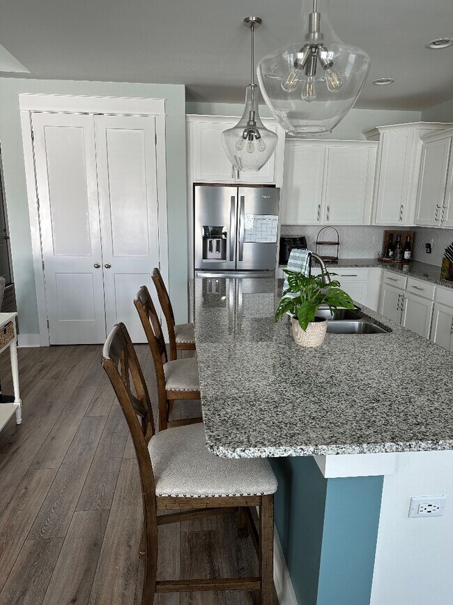 Building Photo - 409 Mill Point Ln