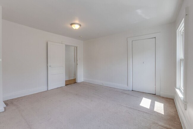 Building Photo - 132 Southern Ave