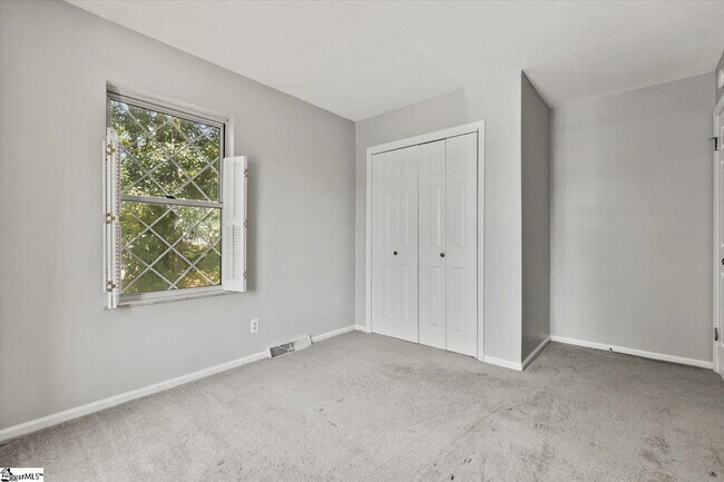 Building Photo - 97 Jamestowne Way