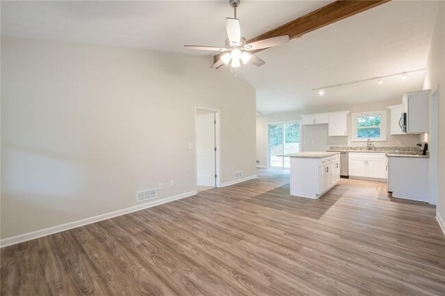 Building Photo - 2010 Lakeside Trail