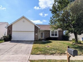 Building Photo - AVAILABLE NOW! 3 Bedroom Ranch with 2 Full...