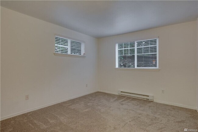 Building Photo - Charming condo at Echo Lake