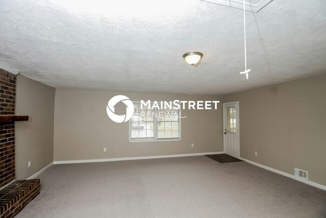 Building Photo - 3 Bedroom Pet-Friendly Home in Powder Springs, GA with Main Street Renewal