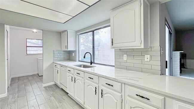 Building Photo - 16822 Macleish Dr