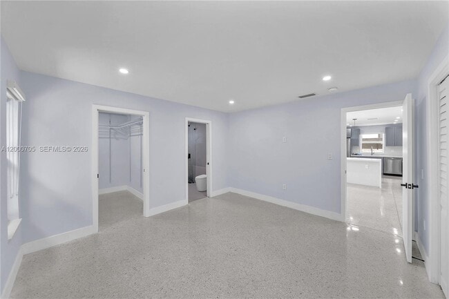 Building Photo - 2311 SW 23rd St